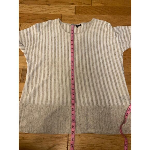 Lafayette 148 women's ten striped linen short sleeve blouse size small - Picture 8 of 8